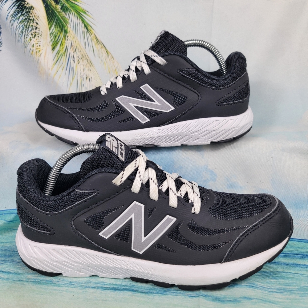 New Balance 519 Boys Size 5.5